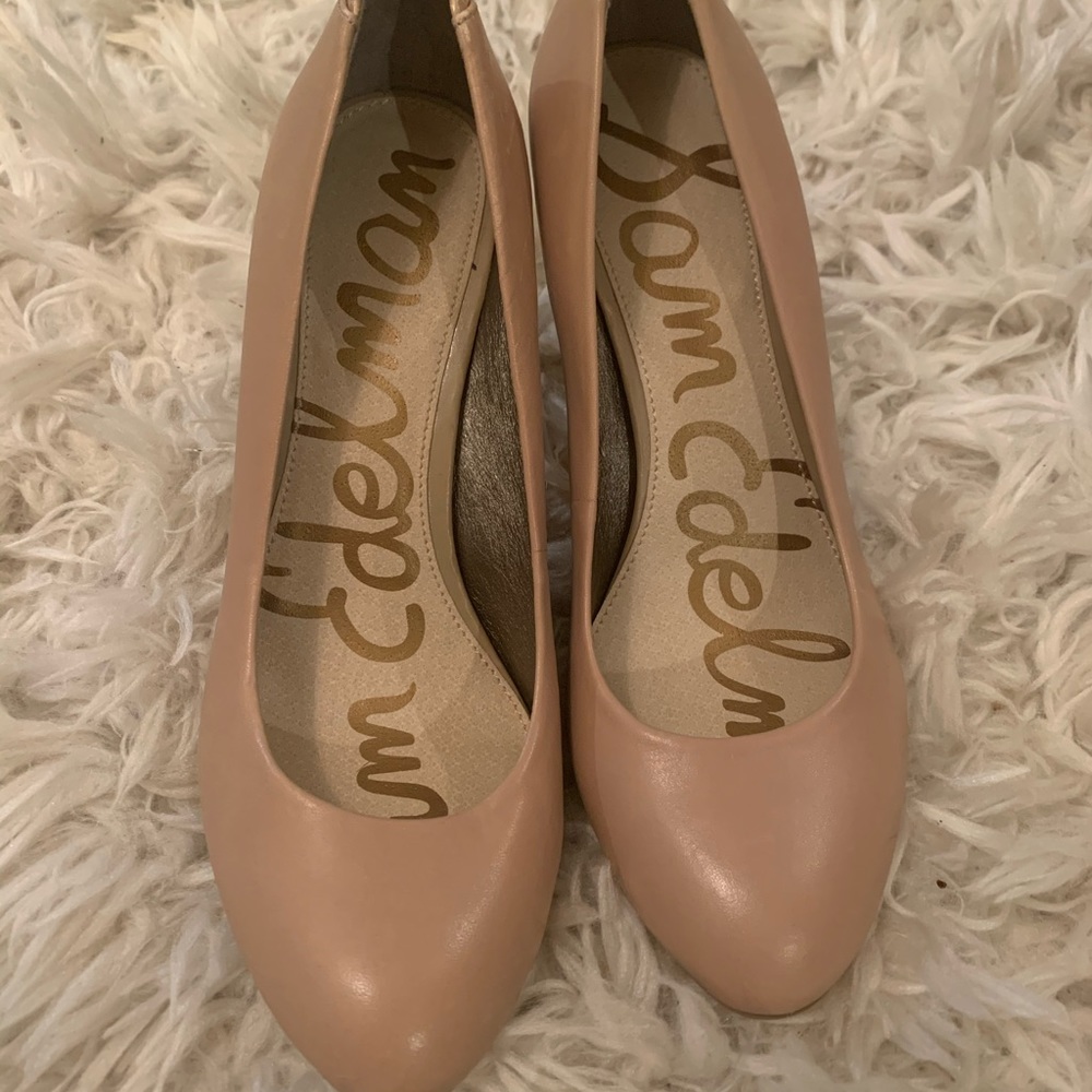 NWT Gorgeous Sam Edelman Nude Pumps